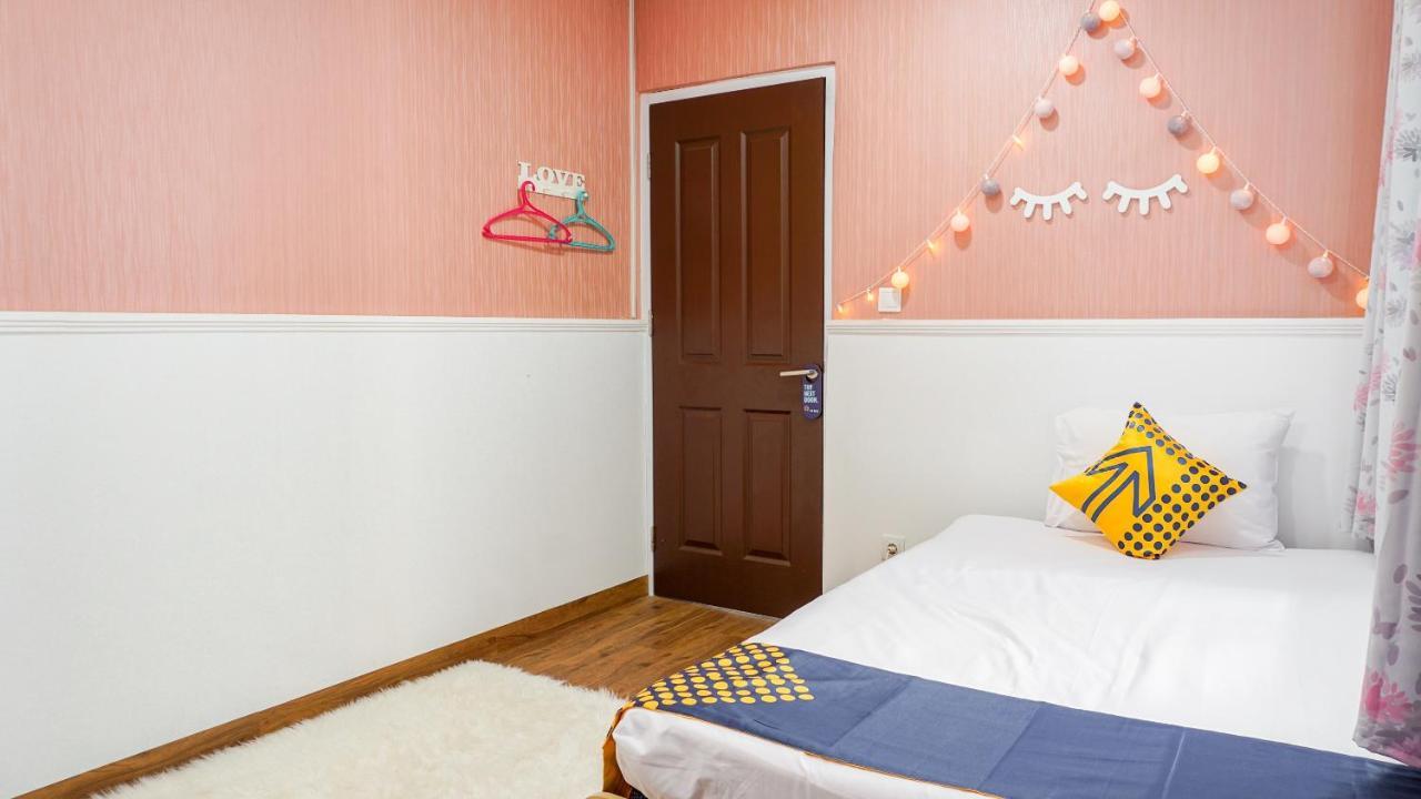 Vaccinated Staff - Spot On 2053 Granada Syariah Home Stay Μπαντούνγκ Εξωτερικό φωτογραφία