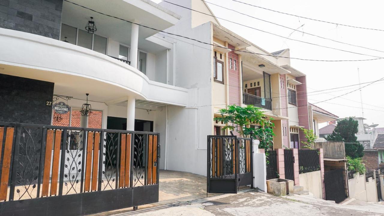 Vaccinated Staff - Spot On 2053 Granada Syariah Home Stay Μπαντούνγκ Εξωτερικό φωτογραφία