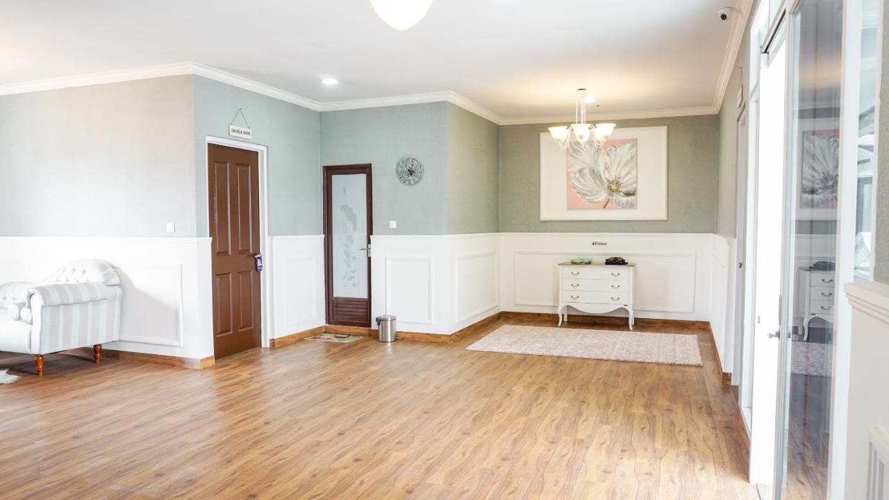 Vaccinated Staff - Spot On 2053 Granada Syariah Home Stay Μπαντούνγκ Εξωτερικό φωτογραφία